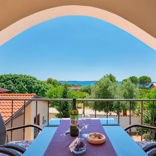 Apartments Teuta in Peroj, Teuta Apartments with a view of the beach and sea, Peroj, Istria, Croatia Vodnjan
