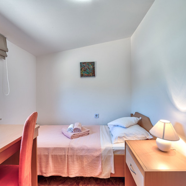 Bedrooms, Teuta Apartments - a beach and a sea view, Apartments Teuta - a beach and a sea view, Peroj, Croatia Vodnjan
