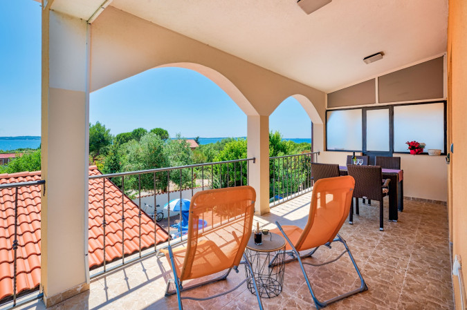 Teuta Apartments_ a beach and a sea view, Teuta Apartments with a view of the beach and sea, Peroj, Istria, Croatia Vodnjan