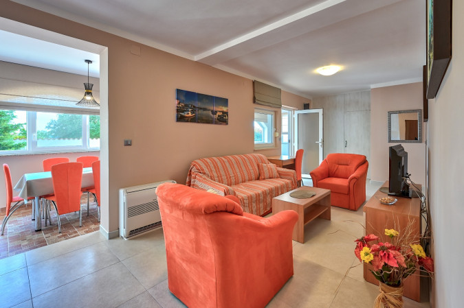 Teuta Apartments_ a beach and a sea view, Teuta Apartments with a view of the beach and sea, Peroj, Istria, Croatia Vodnjan