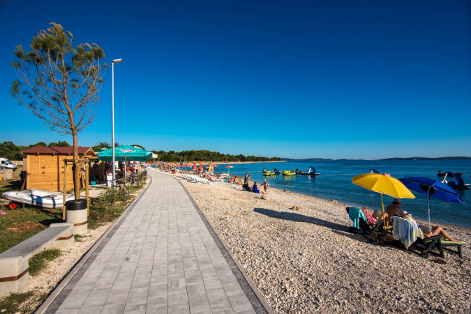 Teuta Apartments_ a beach and a sea view, Teuta Apartments with a view of the beach and sea, Peroj, Istria, Croatia Vodnjan
